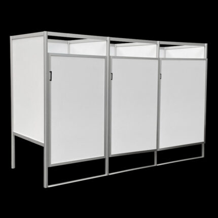 Kleedkamers of kleedhokken 3 op een rij, wit, met PVC panelen en aluminium frame.