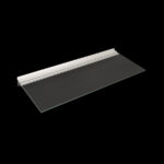 Slatwall glasschap 795x250x8mm in slatwall alustrip