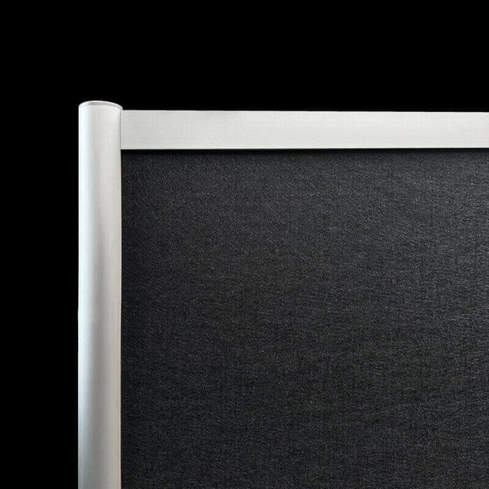 Akoestische wand vilt zwart hoekdetail