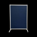 Akoestische wand vilt donkerblauw op wielen HxB197x130cm