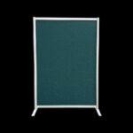 Akoestische wand vilt donkergroen op voeten HxB190x130cm