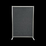 Akoestische wand vilt grijs op voeten HxB190x130cm