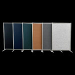 Overzicht akoestische viltwanden op voeten in 6 kleuren