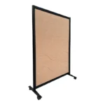 Akoestische wand zwart frame vilt beige HxB197x130cm op wielen zijaanzicht