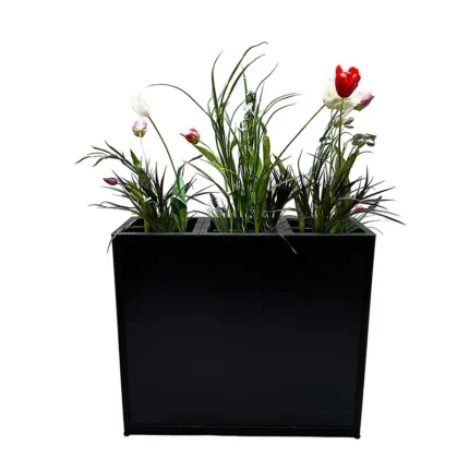 Plantenbak zwart drievoudig met kunstbloemen