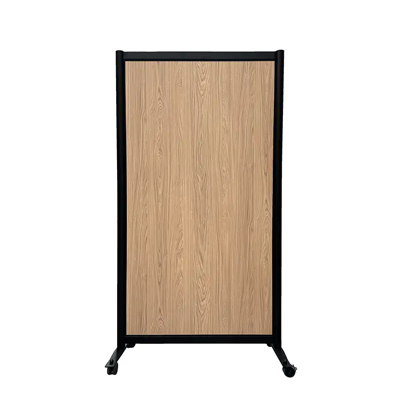Decoratieve wand 197x104 cm met licht eikenhouten paneel en zwart frame op wielen vooraanzicht